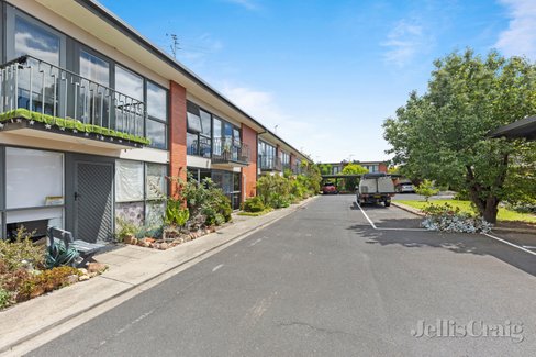 8/23 Lower Plenty Road Rosanna 3084