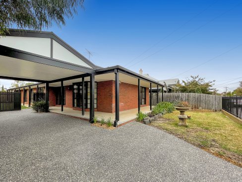 83 Isabella Street Geelong West 3218
