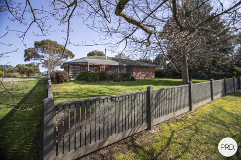 83 Main Street, GORDON VIC 3345