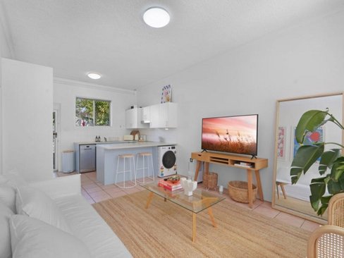 8/3 Redondo Avenue, MIAMI QLD 4220