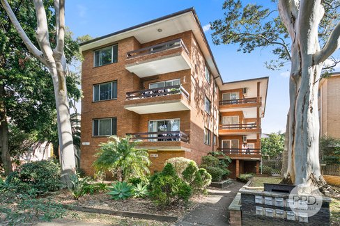 8/35 St Georges Parade, HURSTVILLE NSW 2220