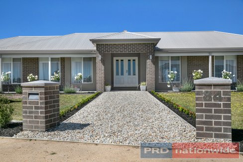 84 Windermere Way, CARDIGAN VILLAGE VIC 3352