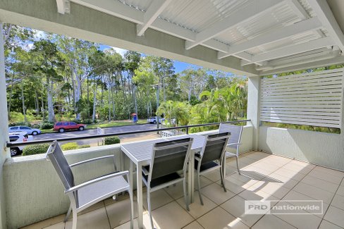 8/404 Esplanade, TORQUAY QLD 4655