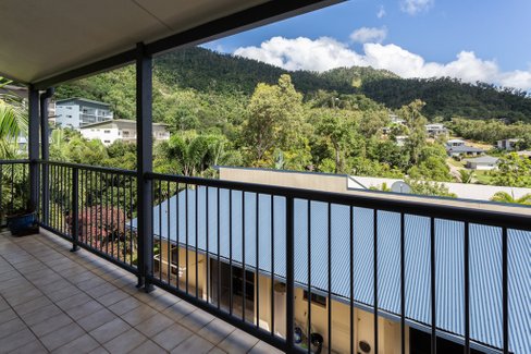 8/5 Border Drive, CANNONVALE QLD 4802
