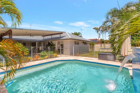 85 Coronet Crescent, BURLEIGH WATERS QLD 4220