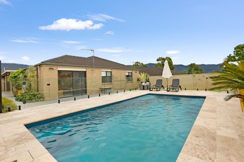 85 Robins Creek Drive, HORSLEY NSW 2530