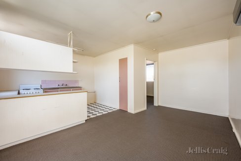 8/52 Pender Street Thornbury 3071