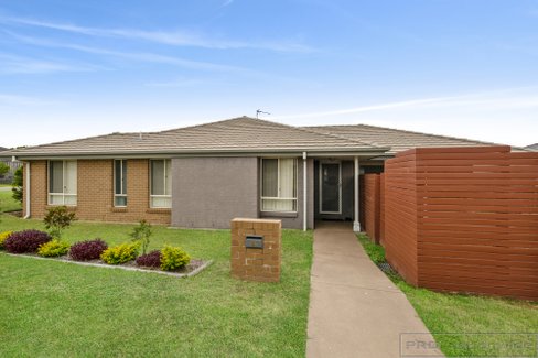 86 McKeachie Drive, ABERGLASSLYN NSW 2320