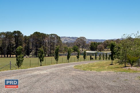 86 Neils Creek Road, BUNGENDORE NSW 2621