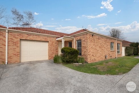 8/6 Thompson Street, BROWN HILL VIC 3350