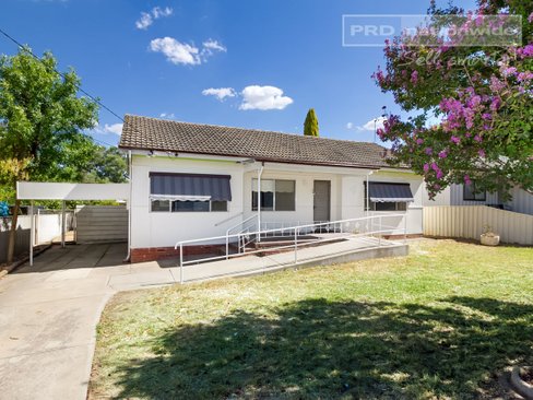 86 Tichborne Avenue, KOORINGAL NSW 2650