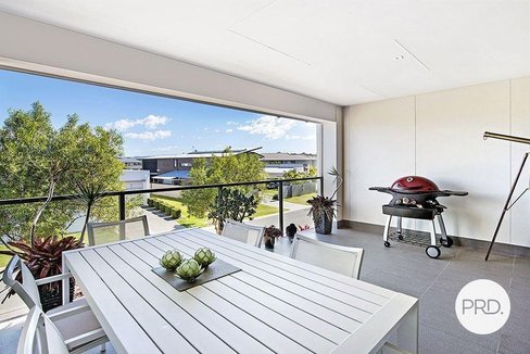 8/61 East Quay Drive, BIGGERA WATERS QLD 4216