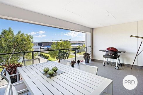 8/61 East Quay Drive, BIGGERA WATERS QLD 4216