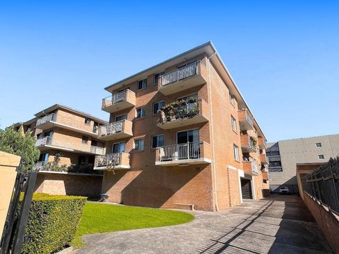 8/69 Goulburn Street, LIVERPOOL NSW 2170