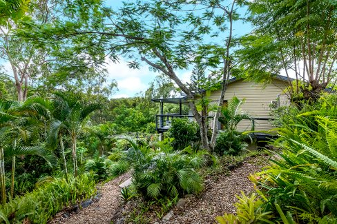 87 Harry Mills Drive, WORONGARY QLD 4213