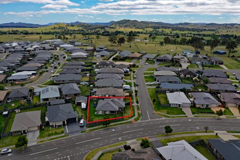 87 Mckeachie Drive, ABERGLASSLYN NSW 2320