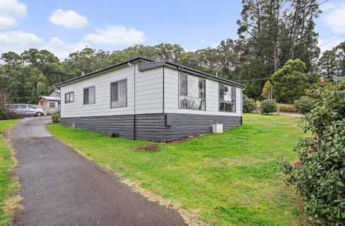 87 Queens Road  Silvan 3795