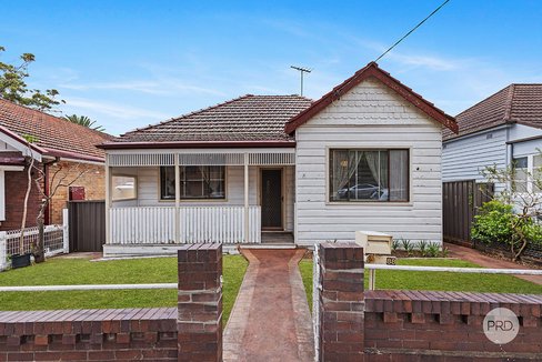 88 Hampton Court Road, CARLTON NSW 2218