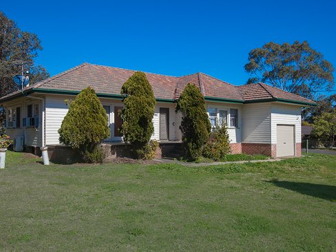 893 New England Highway, LOCHINVAR NSW 2321