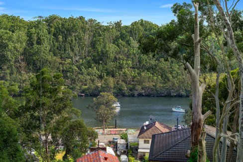 894 Henry Lawson Drive, PICNIC POINT NSW 2213