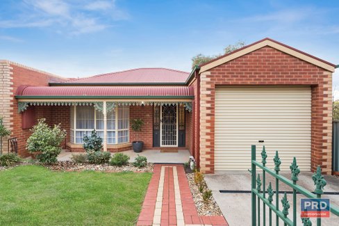 8A Hamlet Street, QUARRY HILL VIC 3550