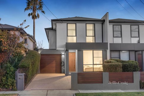 8b Adrian Street Bentleigh East 3165