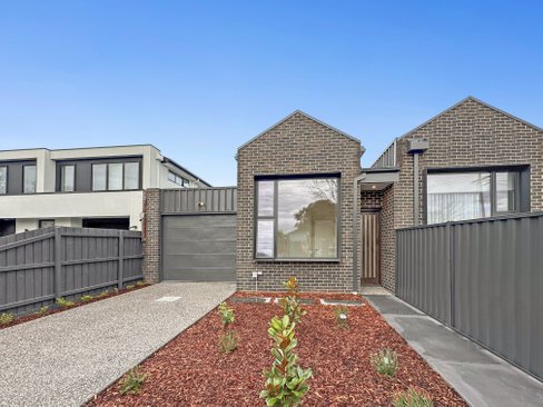 8B Edinburgh Street Bentleigh East 3165