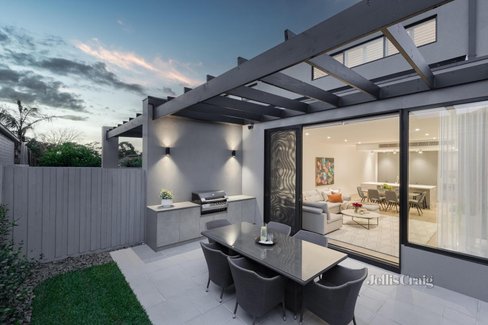 8b Margaretta Street Bentleigh East 3165