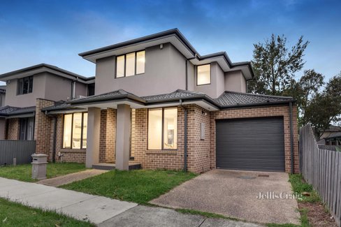 8C Martin Place Glen Waverley 3150