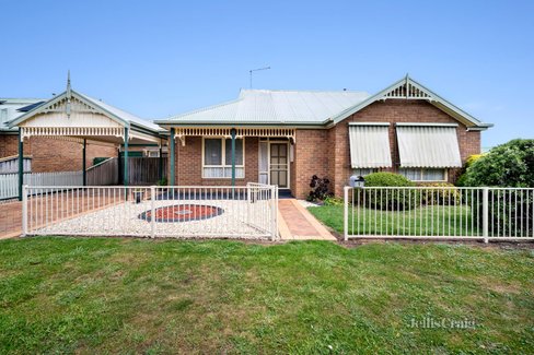 9 Balmoral Drive Ballarat East 3350