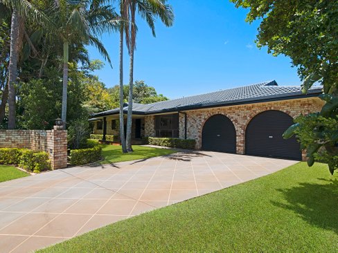 9 Barberry Court, PALM BEACH QLD 4221