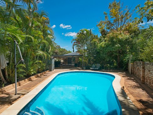 9 Barberry Court, PALM BEACH QLD 4221