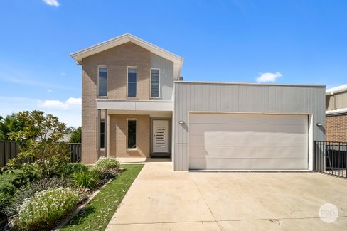 9 Benwerren Close, STRATHDALE VIC 3550
