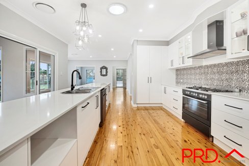 9 Biloba Way, TAMWORTH NSW 2340
