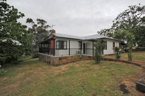 9 Blake Street, SKIPTON VIC 3361