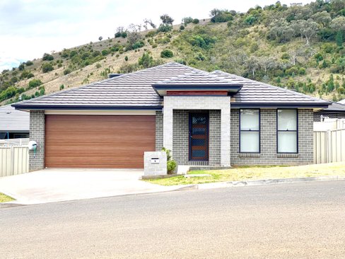 9 Borrowdale Close, TAMWORTH NSW 2340