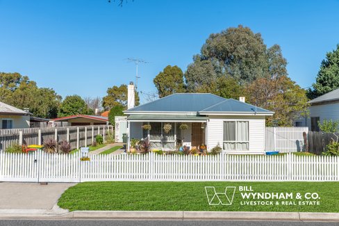 9 Bull Street, Bairnsdale