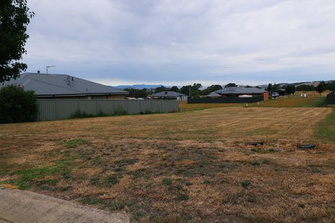 9 Burgun Drive, TUMBARUMBA NSW 2653