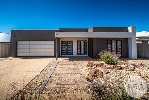 9 Chang Avenue, LLOYD NSW 2650