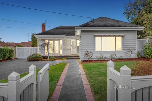 9 Clanbrae Avenue Burwood 3125