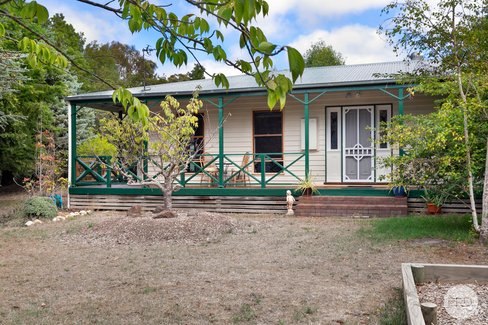 9 Cochrane Drive, SNAKE VALLEY