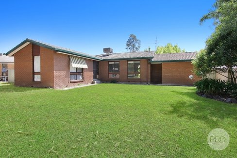 9 Crackenback Street, THURGOONA NSW 2640