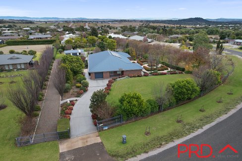 9 Daintree Circuit, TAMWORTH NSW 2340