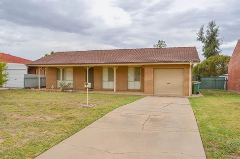 9 Darri Street, GLENFIELD PARK NSW 2650