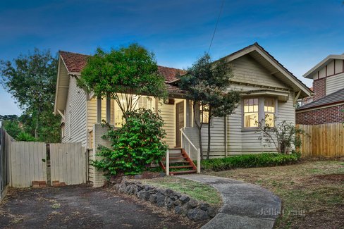 9 Gladstone Street Surrey Hills 3127