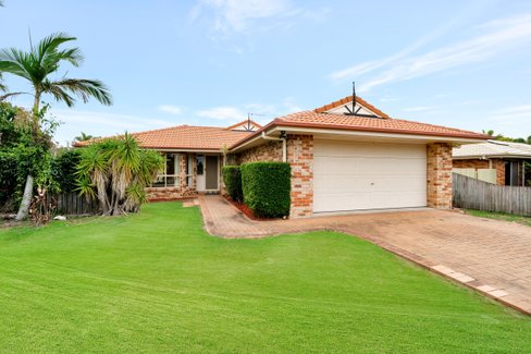 9 Golf Court, REDLAND BAY QLD 4165