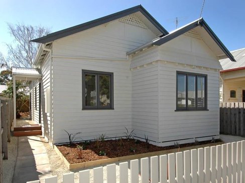 9 Grey Street East Geelong 3219