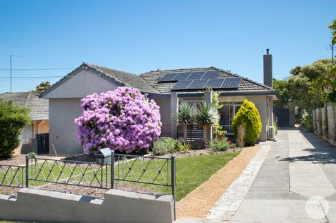 9 Hillside Drive, BALLARAT NORTH VIC 3350