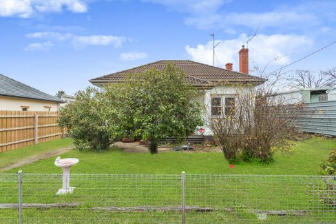 9 Hodgkinson Street, KENNINGTON VIC 3550