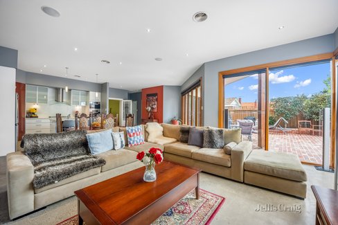 9 Holbrook Crescent Brunswick West 3055